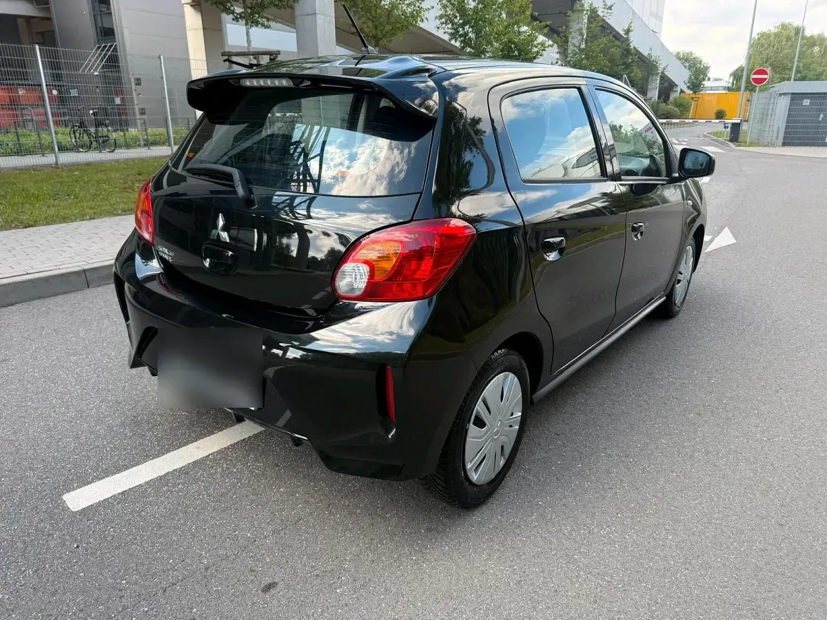 Gebraucht Mitsubishi Space Star Select 80 PS (58 kW) 2022 Schwarz Kleinwagen