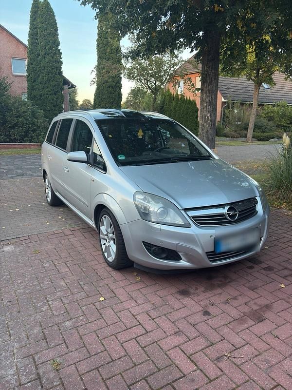 Silber Gebraucht 2008 Opel Zafira Cosmo Van / Kleinbus | 3.150 € (Fairer Preis) - Bild 1/4