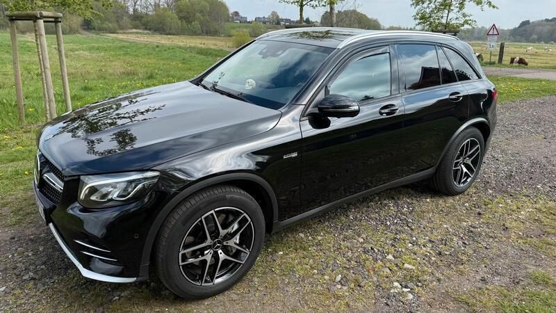 Schwarz Gebraucht 2018 Mercedes GLC43 AMG AMG SUV | 32.900 € (Superpreis) - Bild 1/4
