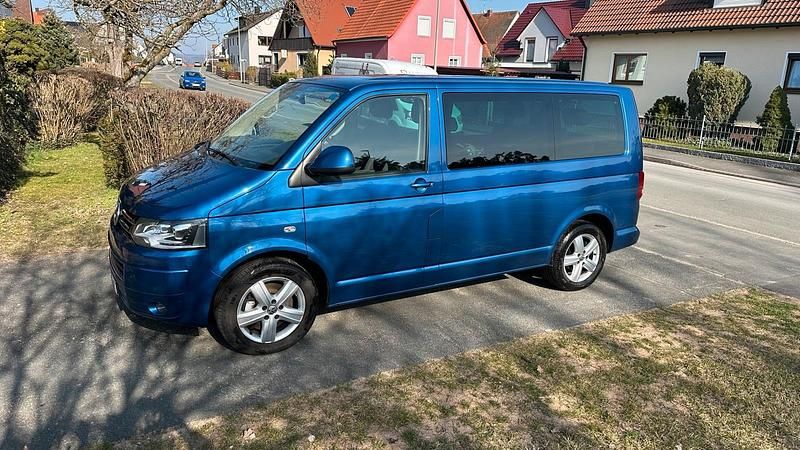 Usata VW Multivan 180 CV (132 kW) 2015 Blu Monovolume