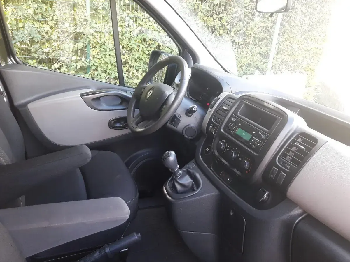 Gebraucht Renault Trafic 145 PS (106 kW) 2017 Schwarz Van / Kleinbus
