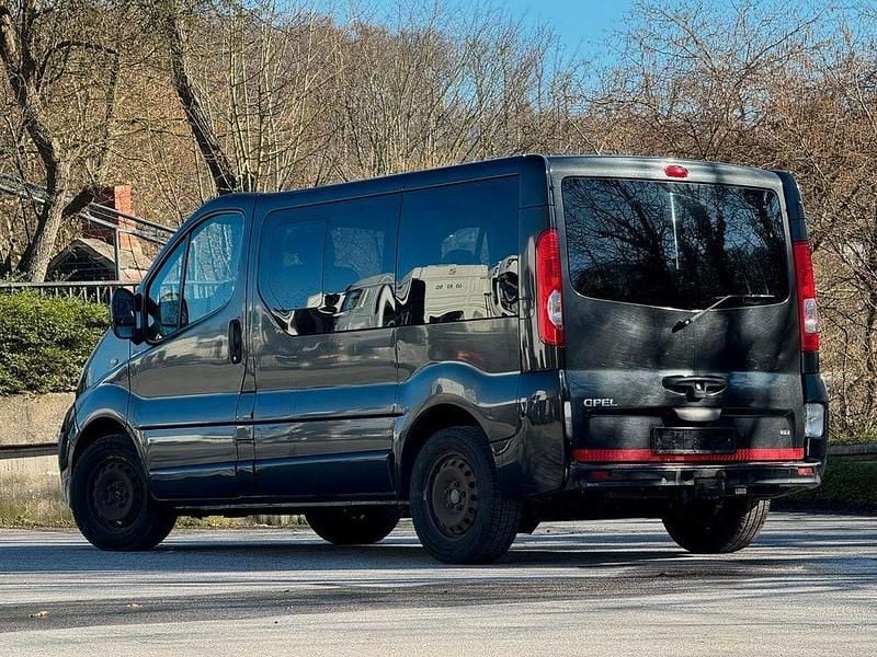 Gebraucht Opel Vivaro Cosmo 114 PS (83 kW) 2013 Schwarz Van / Kleinbus