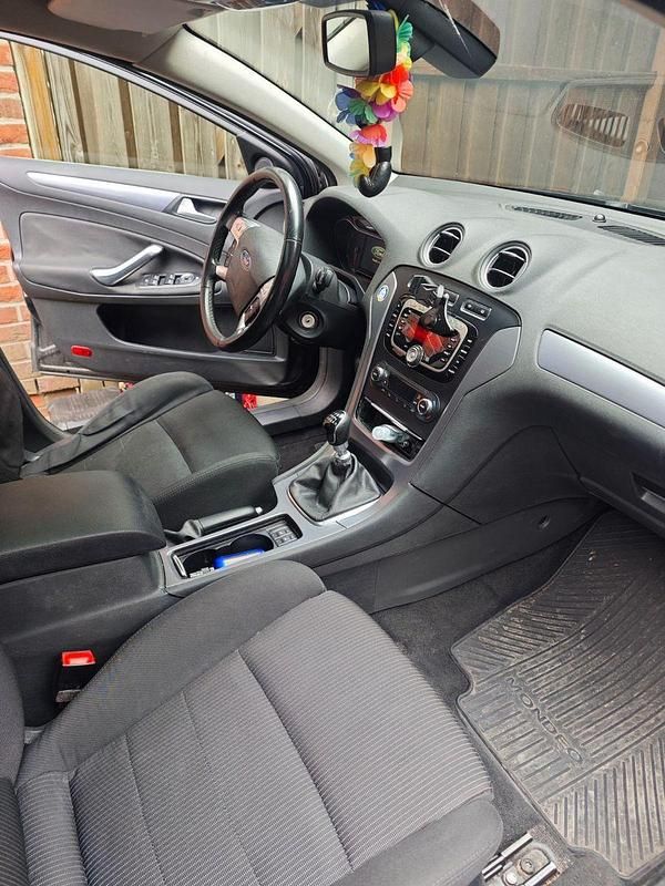 Gebraucht Ford Mondeo Titanium S 175 PS (128 kW) 2010 Schwarz Kombi