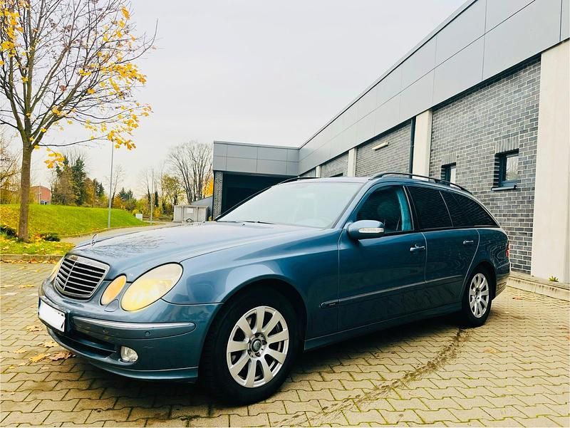 Blau Gebraucht 2004 Mercedes E270 Avantgarde Kombi | 3.500 € (Guter Preis) - Bild 1/4