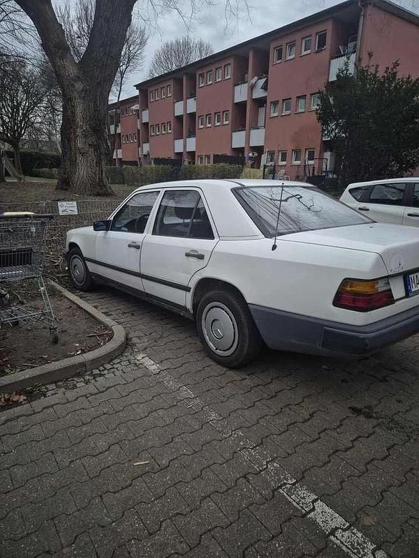 Gebraucht Mercedes 200 116 PS (85 kW) 1985