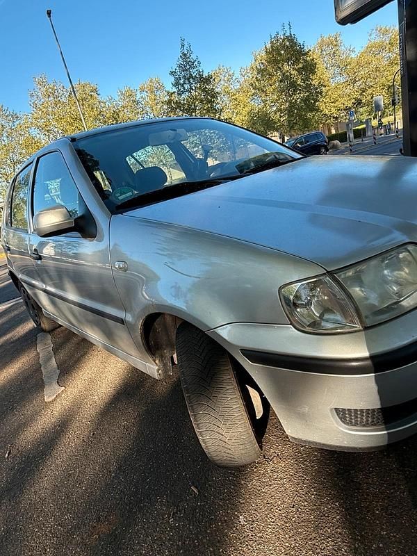 Gebraucht VW Polo 63 PS (46 kW) 2001 Grau Kleinwagen