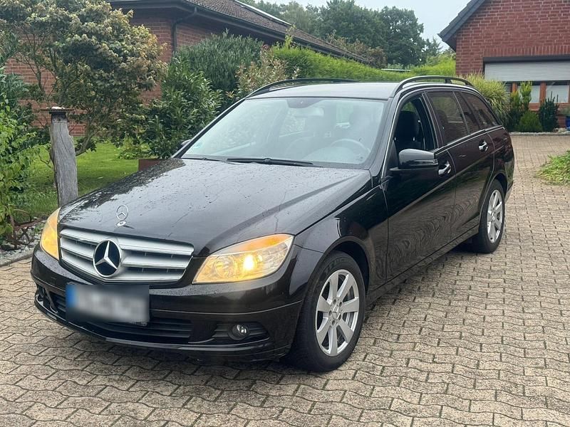 Schwarz Gebraucht 2010 Mercedes C200 Kombi | 3.999 € - Bild 1/4