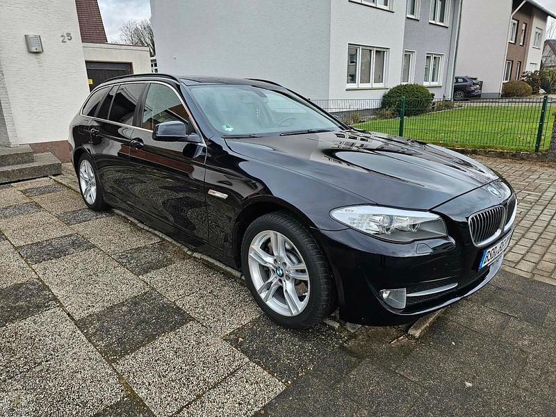 Gebraucht BMW 530 258 PS (189 kW) 2013 Schwarz Kombi