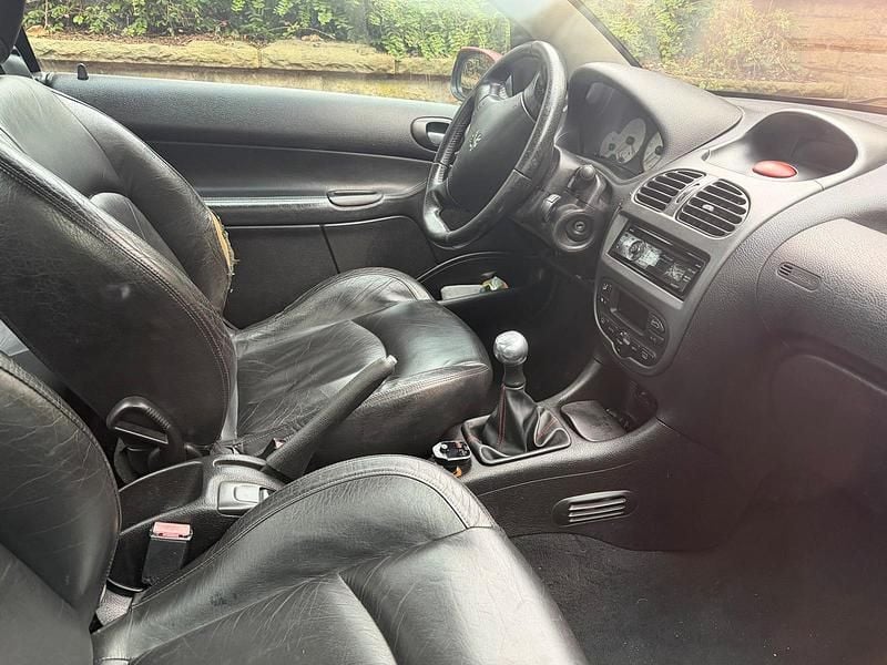 Rot Gebraucht 2003 Peugeot 206 CC Cabrio | 850 € (Guter Preis) - Bild 1/4