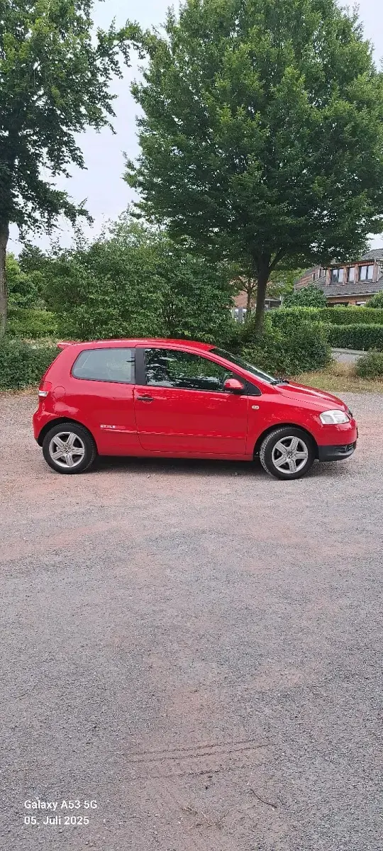 Second-hand VW Fox 54 CP (39 kW) 2011 Roșu Hatchback