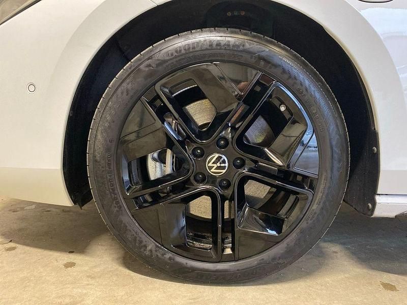 Gebraucht VW Passat Style 177 PS (130 kW) 2024 Weiß Limousine