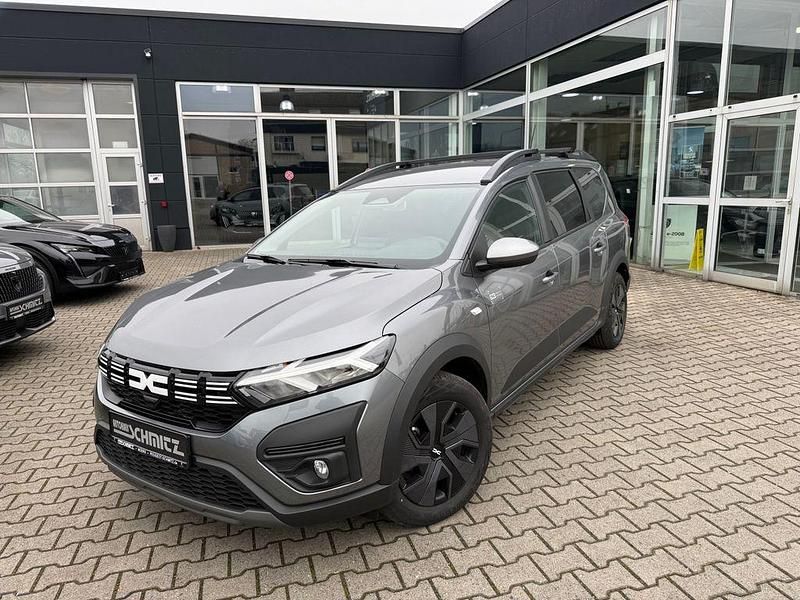 Gebraucht Dacia Jogger Expression 94 PS (69 kW) 2025 Schiefergrau Van / Kleinbus