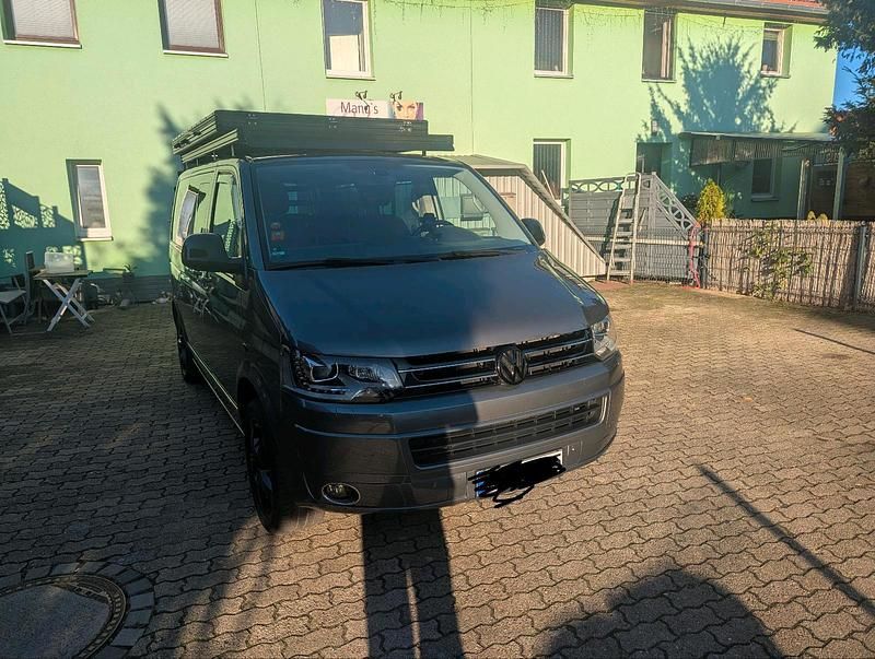 Grau Gebraucht 2025 VW Multivan Van | 28.000 € - Bild 1/4