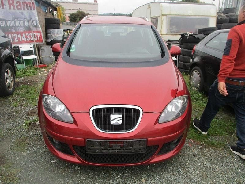 Rot Gebraucht 2007 Seat Altea XL Van / Kleinbus | 1.299 € (Superpreis) - Bild 1/4