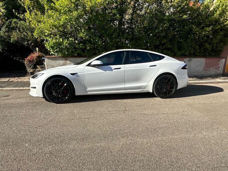 Weiß Gebraucht 2023 Tesla Model S Plaid Limousine | 87.000 € (Teuer) - Bild 1/3