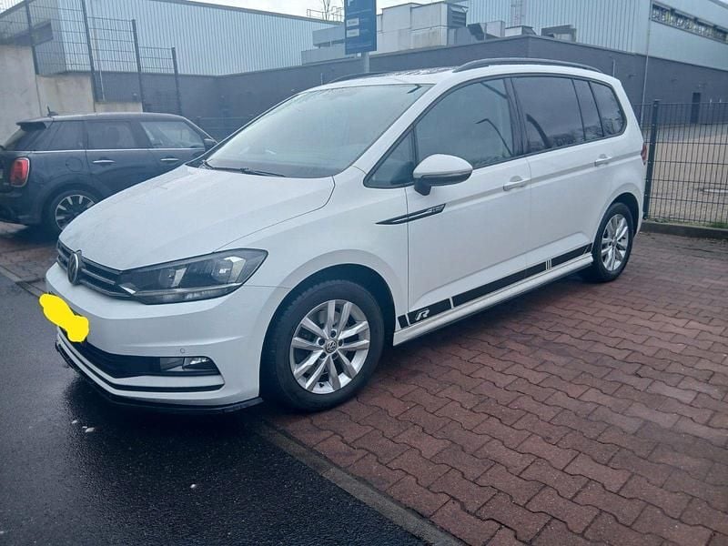 Weiß Gebraucht 2016 VW Touran R-line Van / Kleinbus | 11.399 € (Superpreis) - Bild 1/4