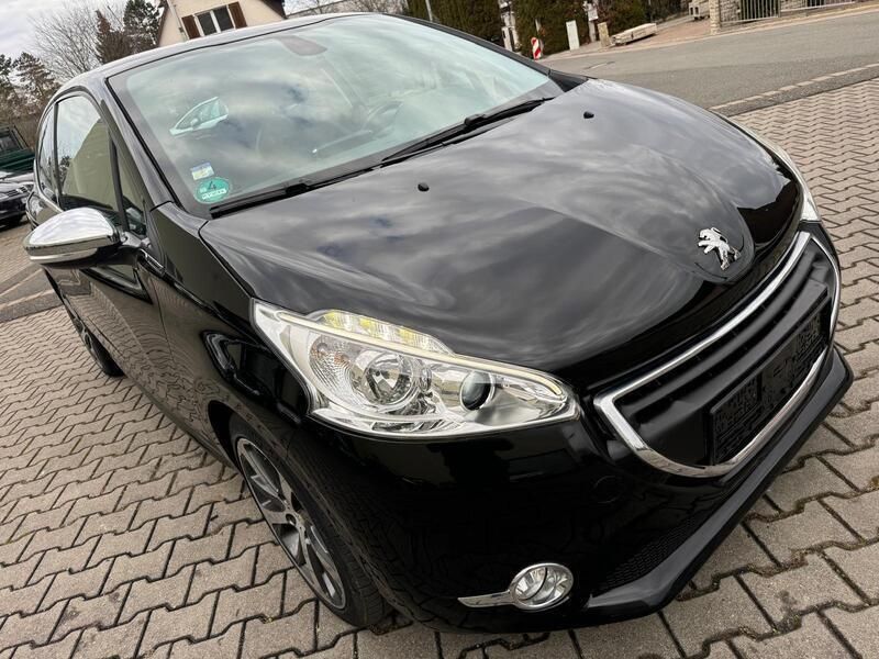 Grün Gebraucht 2014 Peugeot 208 Allure Kleinwagen | 7.890 € (Etwas zu teuer) - Bild 1/4