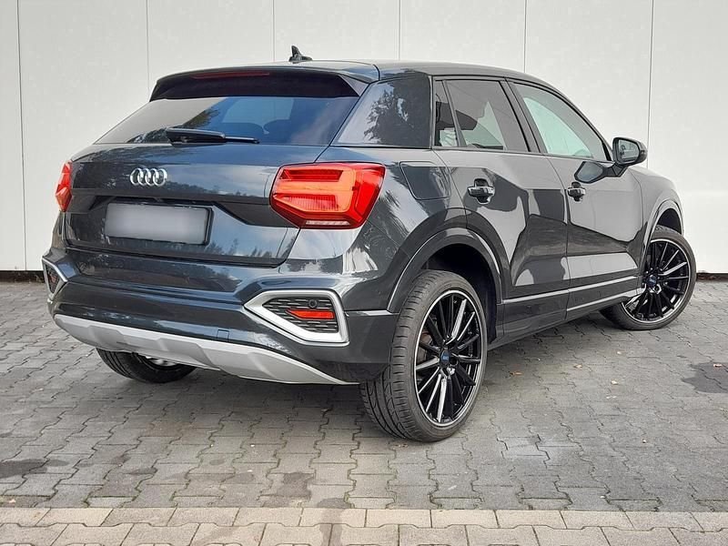 Grau metallic Gebraucht 2023 Audi Q2 SUV | 34.410 € - Bild 1/1