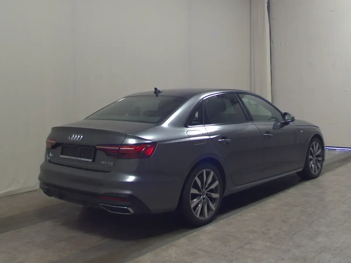 Usata Audi A4 S-Line 204 CV (150 kW) 2023 Grigio Berlina