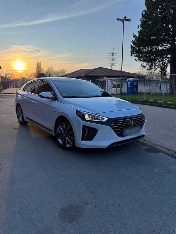Gebraucht Hyundai Ioniq 141 PS (103 kW) 2016 Weiß Kleinwagen