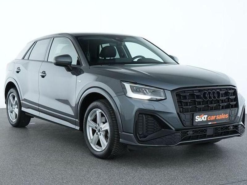 Grau Gebraucht 2023 Audi Q2 S-Line SUV | 22.440 € (Guter Preis) - Bild 1/4