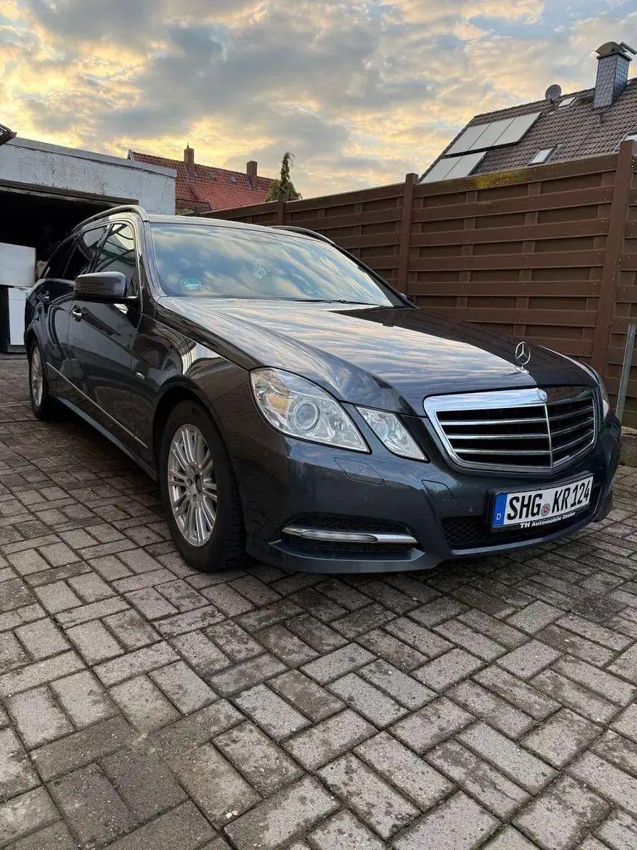 Usata Mercedes E250 204 CV (150 kW) 2011 Grigio Station wagon