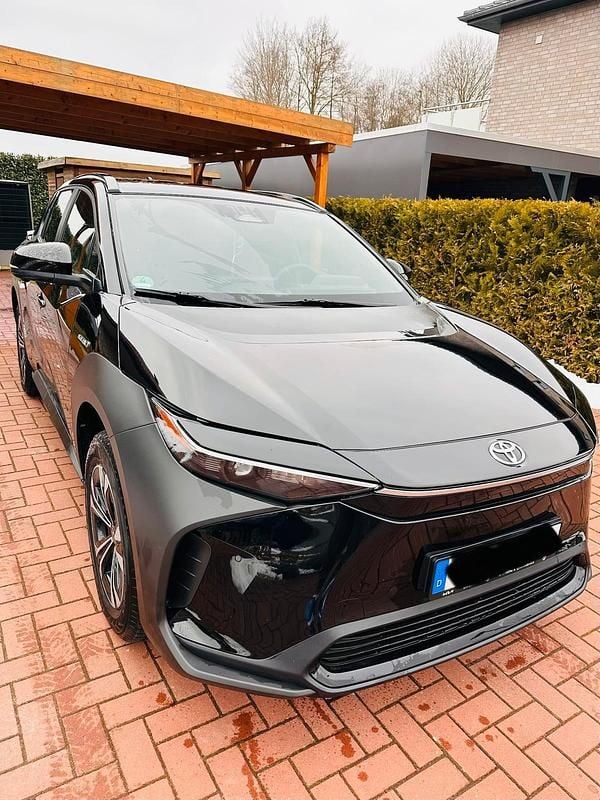 Gebraucht Toyota bZ4X 150 kW (204 PS) 2023 Schwarz SUV