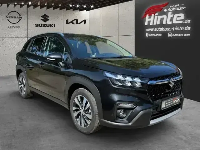 Neu Suzuki SX4 S-Cross Comfort+ 129 PS (94 kW) 2025 Schwarz SUV