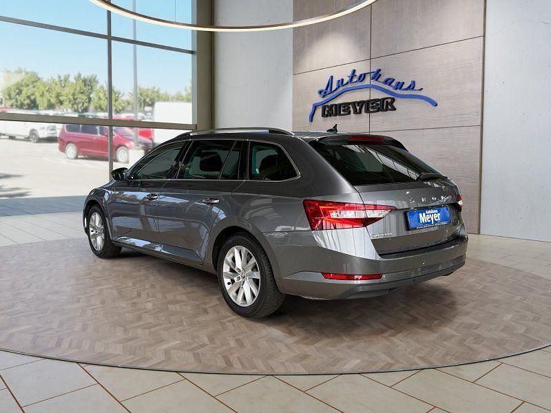 Gebraucht Skoda Superb 150 PS (110 kW) 2024 Graphite grau (metallic) Kombi