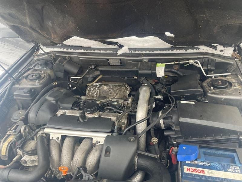 Gebraucht Volvo V40 165 PS (121 kW) 2001 Grau Limousine