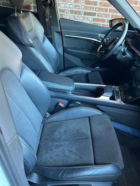 Gebraucht Audi e-tron S-Line 230 kW (313 PS) 2020 Weiß SUV