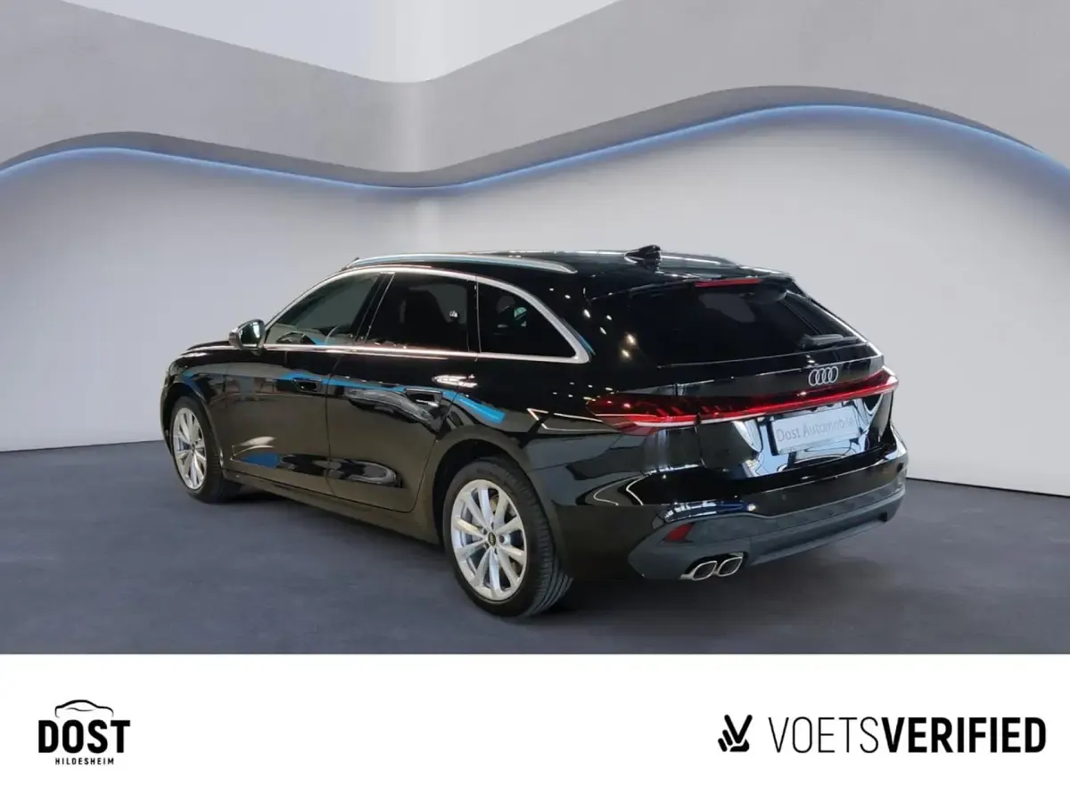 Gebraucht Audi A5 Sport 204 PS (150 kW) 2025 Mythosschwarz metallic Coupé