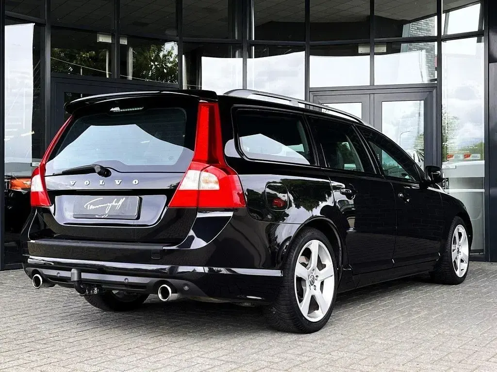 Używany Volvo V70 203 KM (149 kW) 2011 Czarny Kombi