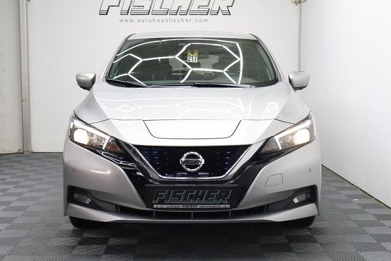 Gebraucht Nissan Leaf 360º 110 kW (150 PS) 2021 Silber Kleinwagen