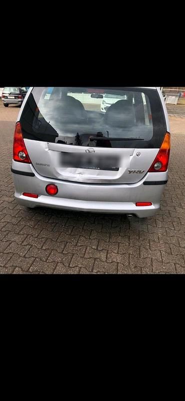 Gebraucht Daihatsu YRV 87 PS (63 kW) 2001 Grau Van / Kleinbus