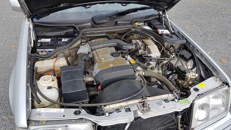 Gebraucht Mercedes E220 150 PS (110 kW) 1996 Silber Cabrio