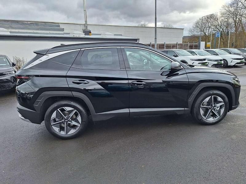 Gebraucht Hyundai Tucson Trend 160 PS (117 kW) 2025 Abyss black / met SUV