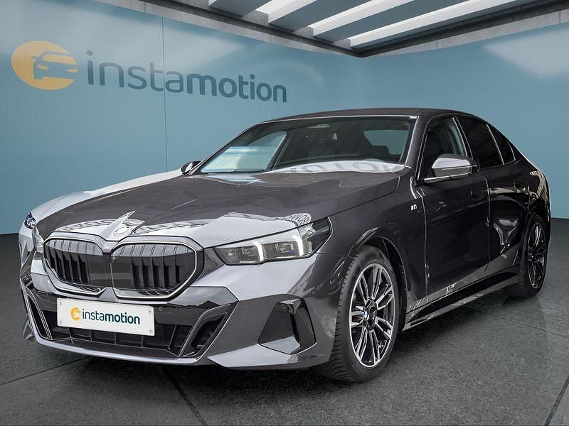 Grau Gebraucht 2024 BMW 520 Limousine | 50.949 € (Fairer Preis) - Bild 1/4