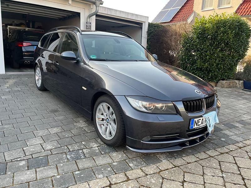 Gebraucht BMW 325 218 PS (160 kW) 2007 Grau Kombi