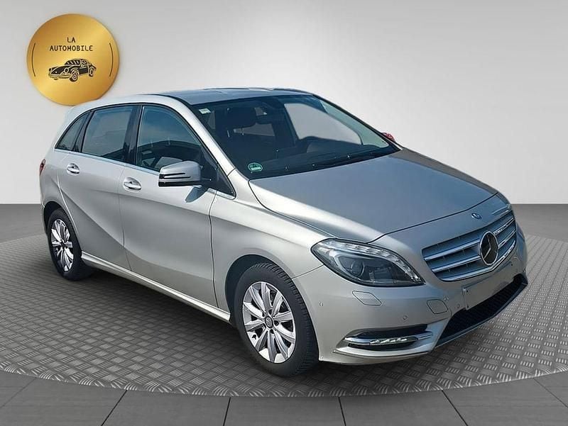 Gebraucht Mercedes B200 156 PS (114 kW) 2013 Silber Van / Kleinbus