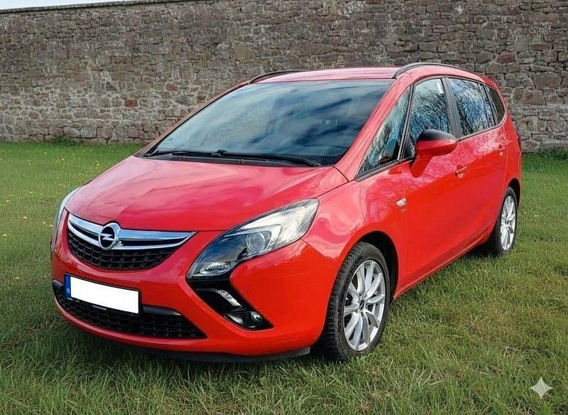 Gebraucht Opel Zafira Tourer drive 136 PS (100 kW) 2016 Rot Van / Kleinbus