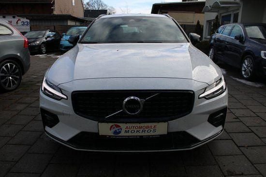 Gebraucht Volvo V60 Plus 197 PS (144 kW) 2021 Icewhite Kombi