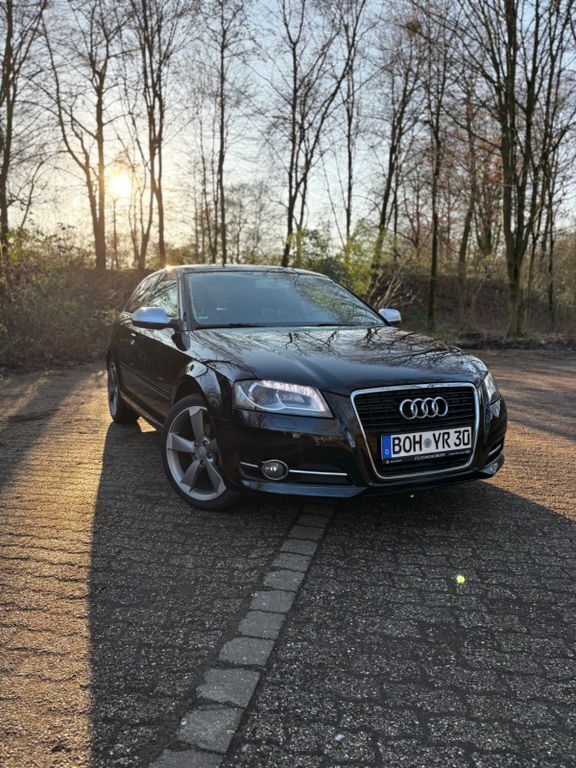 Schwarz Gebraucht 2010 Audi A3 Ambiente Limousine | 8.100 € (Teuer) - Bild 1/4