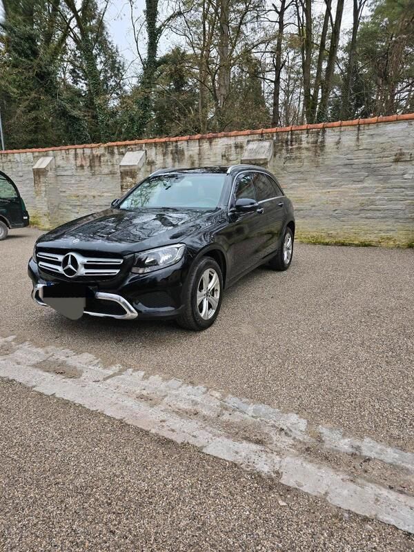 Schwarz Gebraucht 2017 Mercedes GLC250 SUV | 21.500 € (Fairer Preis) - Bild 1/4