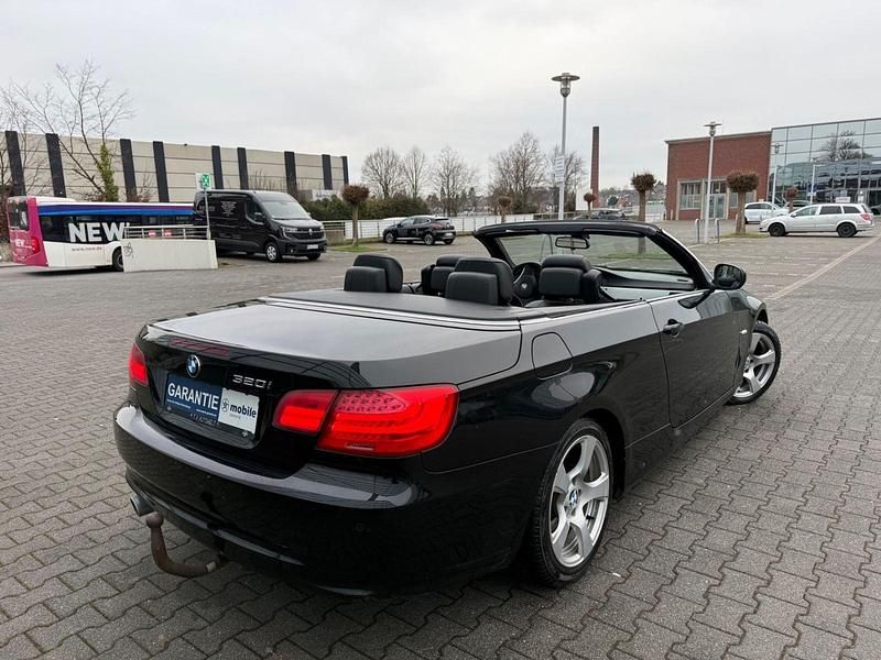 Gebraucht BMW 320 Cabriolet Comfort Edition 170 PS (125 kW) 2011 Schwarz Cabrio