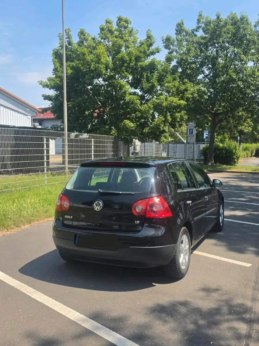 Gebraucht VW Golf V Trendline 102 PS (75 kW) 2007 Schwarz Kleinwagen