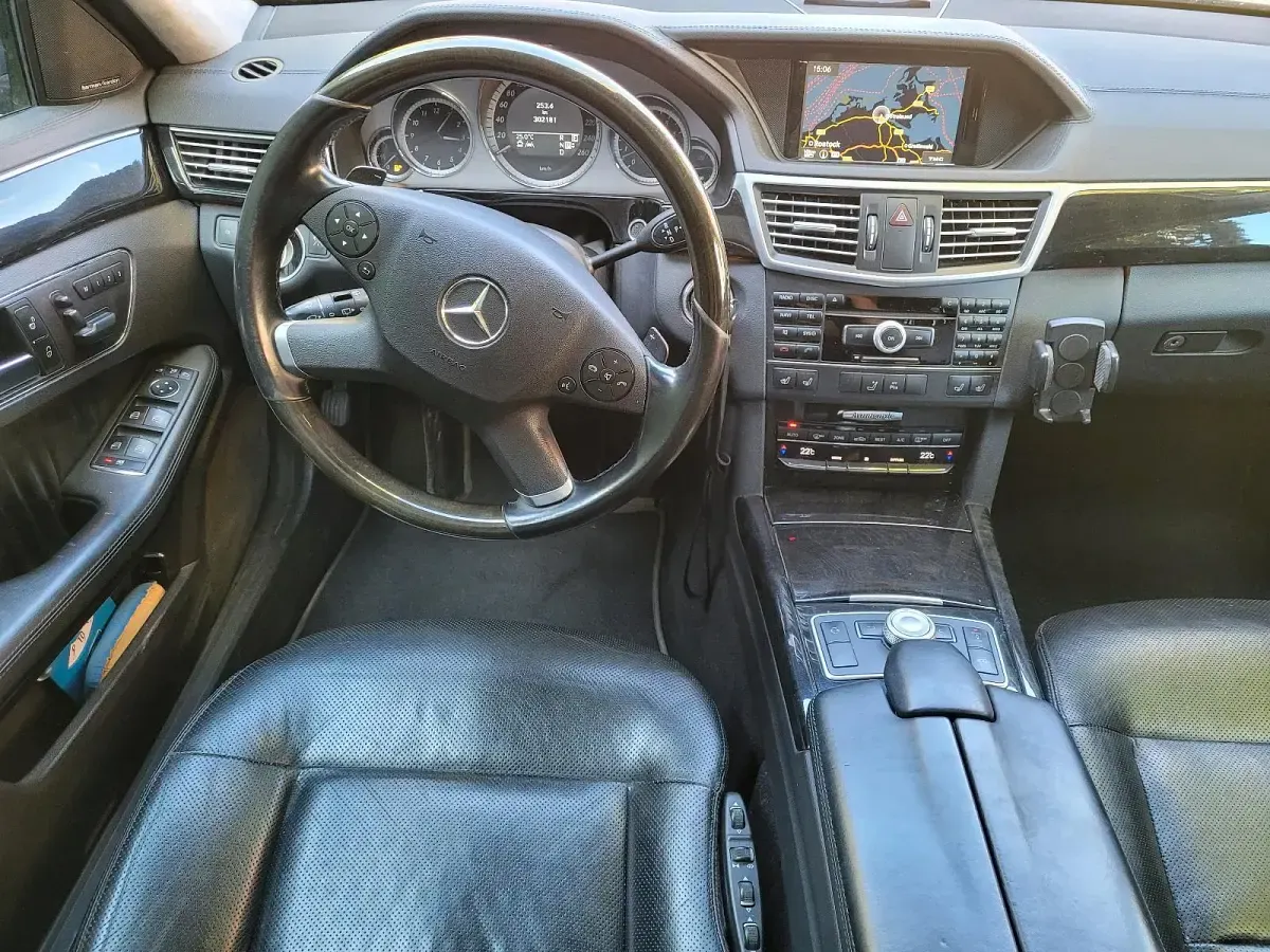 Gebraucht Mercedes E500 Avantgarde 387 PS (284 kW) 2010 Grau Kombi