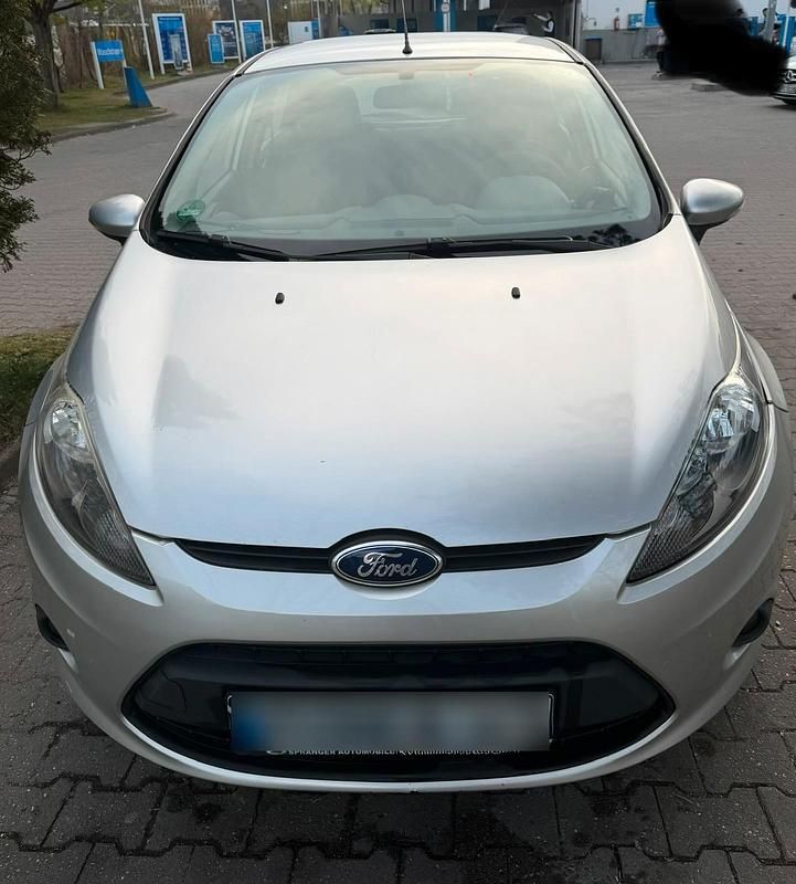 Gebraucht Ford Fiesta 44 PS (32 kW) 2009 Silber Kleinwagen