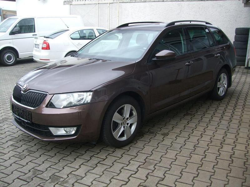 Gebraucht Skoda Octavia Ambition 150 PS (110 kW) 2016 Braun Kleinwagen