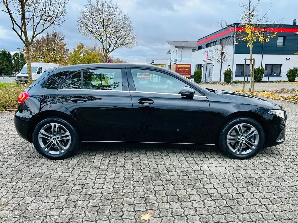 Gebraucht Mercedes A250 224 PS (164 kW) 2019 Schwarz Limousine